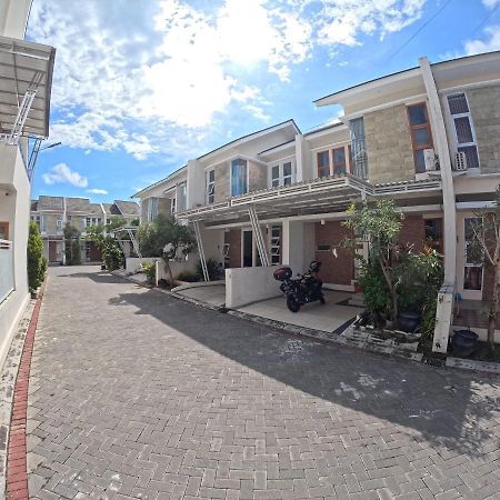 Ndalem Ngadimulyo Homestay Jogja Family Only Ngabean Εξωτερικό φωτογραφία