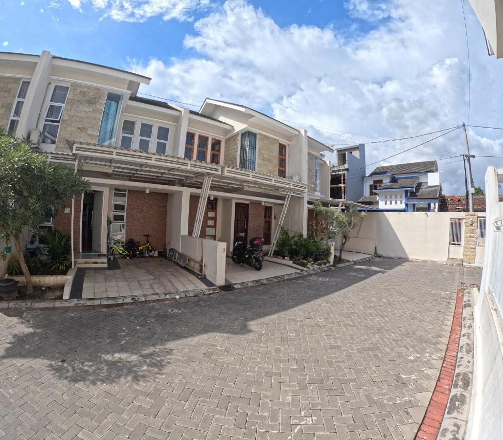 Ndalem Ngadimulyo Homestay Jogja Family Only Ngabean Εξωτερικό φωτογραφία